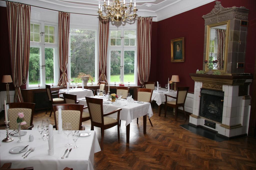 Gutshaus Kubbelkow Hotel Bergen Auf Rugen Ngoại thất bức ảnh
